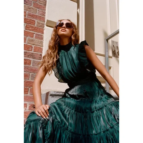 Lulus | Dresses | Nwot Lulus Take A Glance Emerald Green Tiered Mock Neck  Midi Dress Xsmall | Poshmark